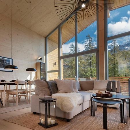 Hellochalet - Chalet Northern Lights - Family Ski Chalet With Garden Walking Distance Lift Valtournenche Luaran gambar