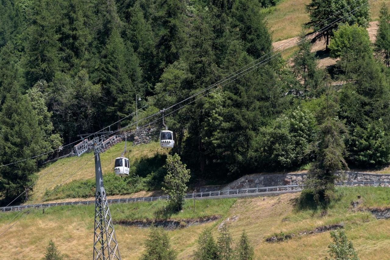 Hellochalet - Chalet Northern Lights - Family Ski Chalet With Garden Walking Distance Lift Valtournenche Luaran gambar