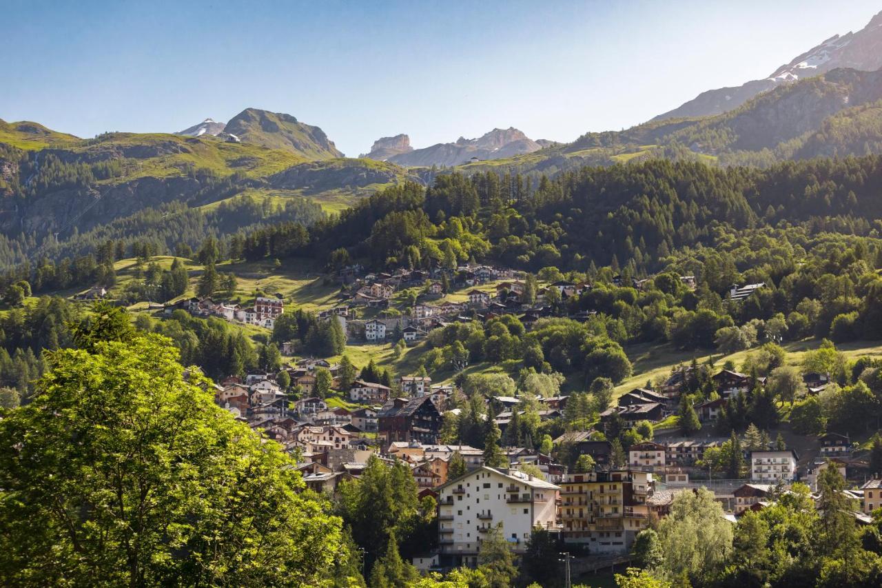 Hellochalet - Chalet Northern Lights - Family Ski Chalet With Garden Walking Distance Lift Valtournenche Luaran gambar