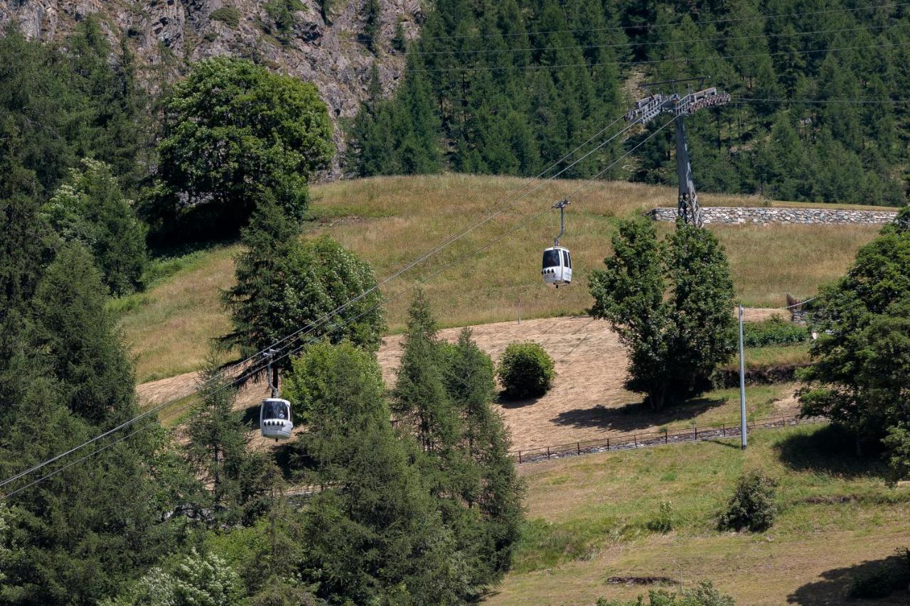 Hellochalet - Chalet Northern Lights - Family Ski Chalet With Garden Walking Distance Lift Valtournenche Luaran gambar